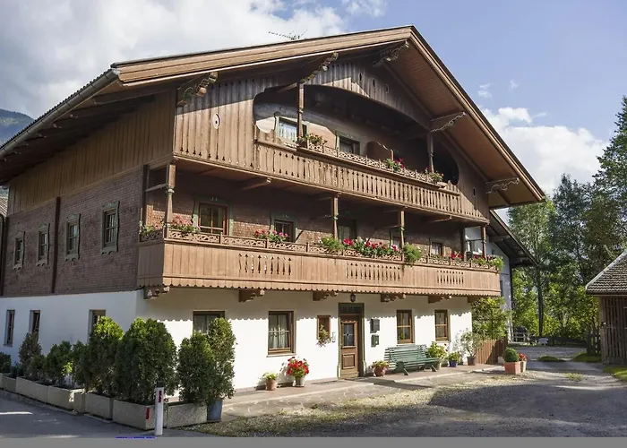 In Near Hochzillertal Skiing Apartment