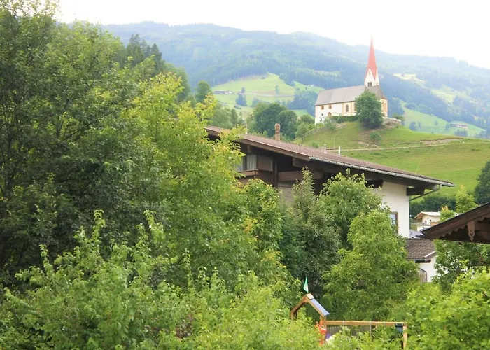 In Near Hochzillertal Skiing Apartment Fuegen