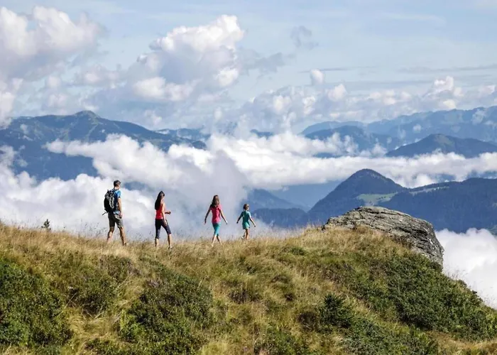 In Near Hochzillertal Skiing Apartment