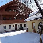In Near Hochzillertal Skiing Apartment *