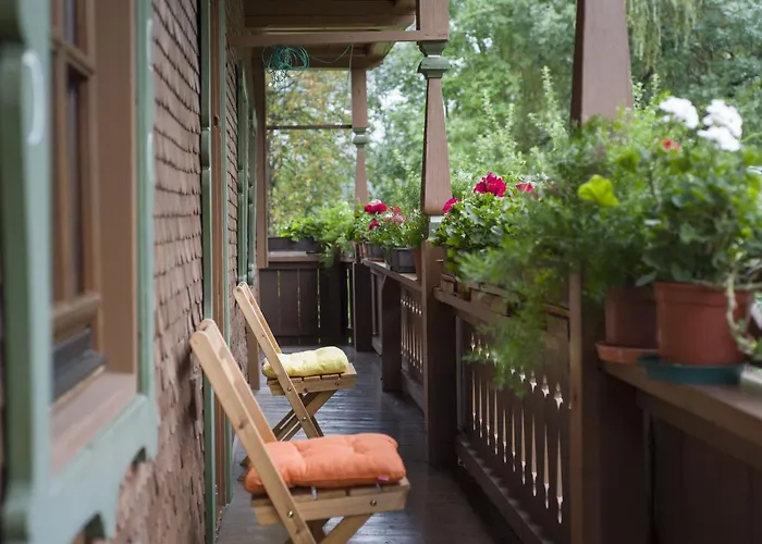 In Near Hochzillertal Skiing